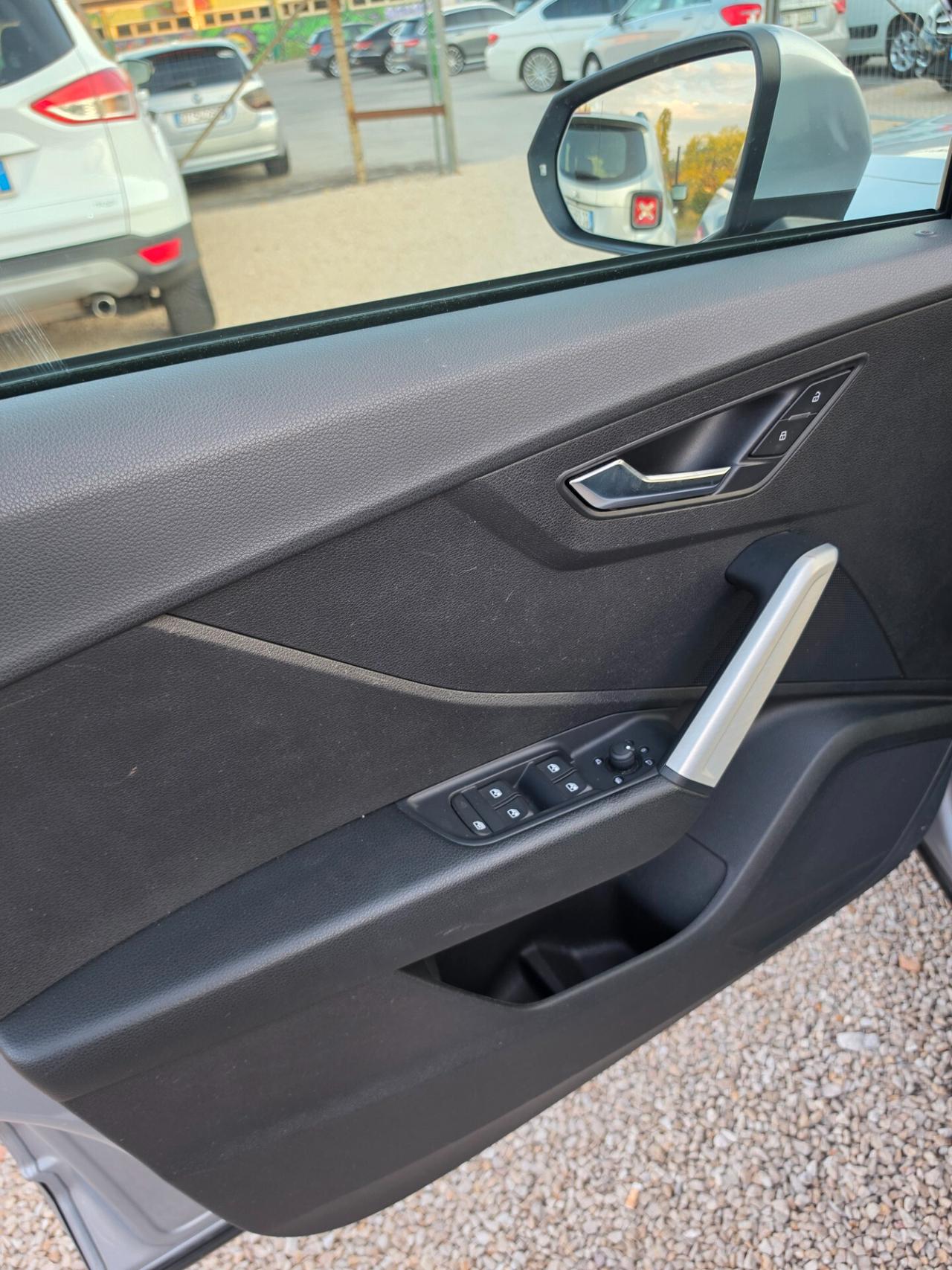 Audi Q2 35 TFSI Business Design