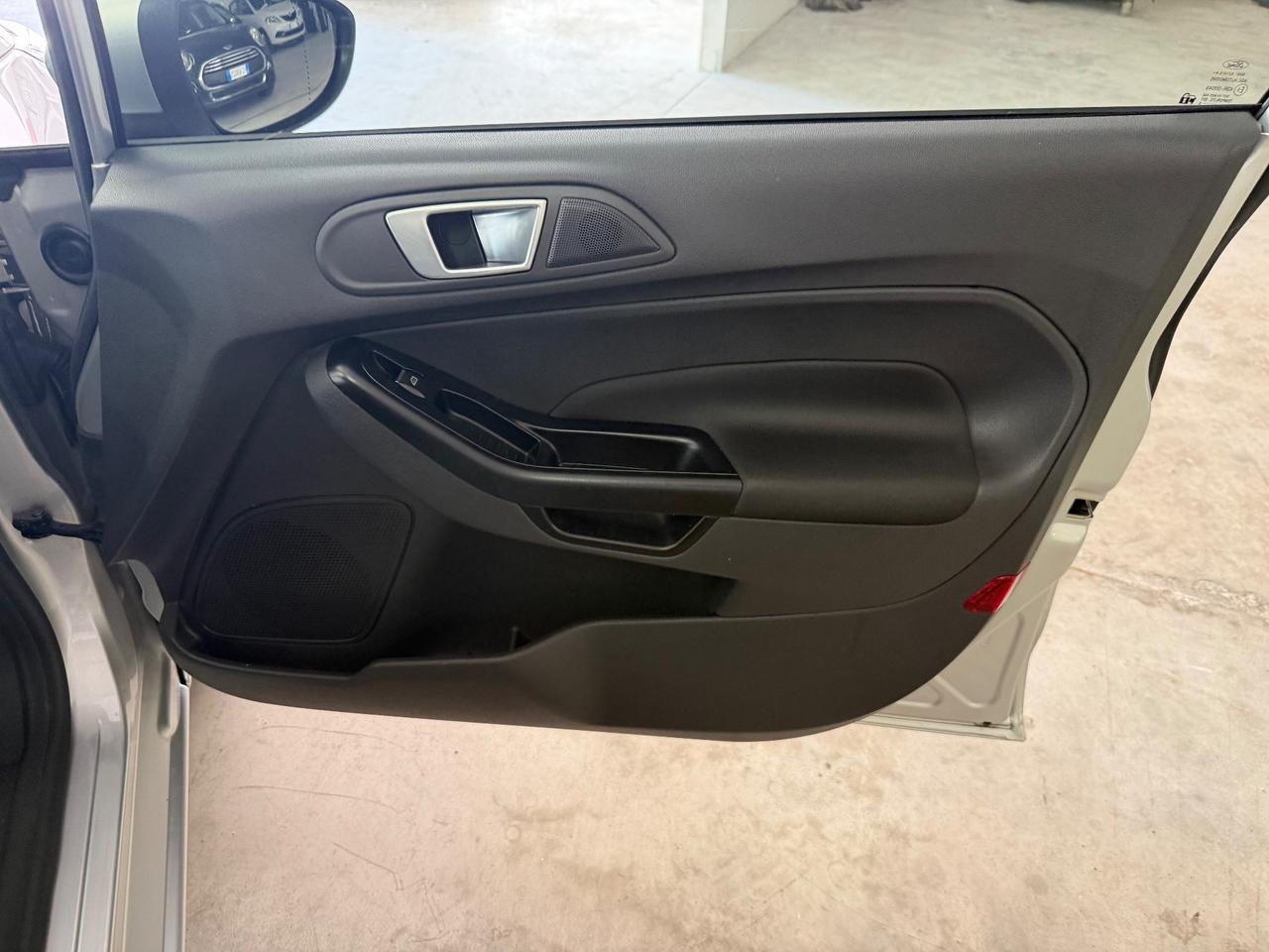 Ford Fiesta 1.2 60CV 5 porte Titanium