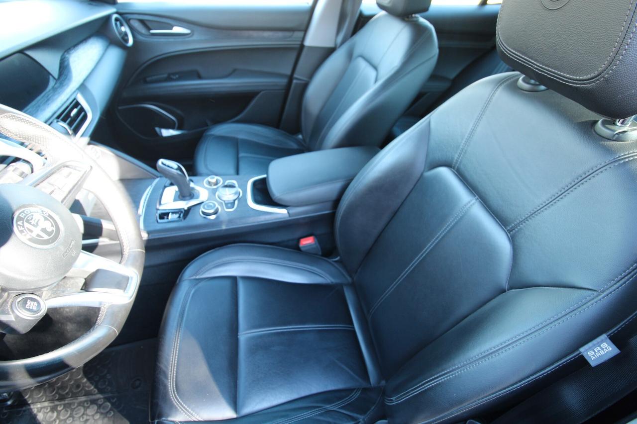 Alfa Romeo Stelvio 2.2 Turbodiesel 190 CV AT8 RWD Executive