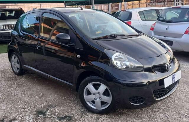 TOYOTA Aygo 1.0 12 valv. VVT-i Navy 5 P.