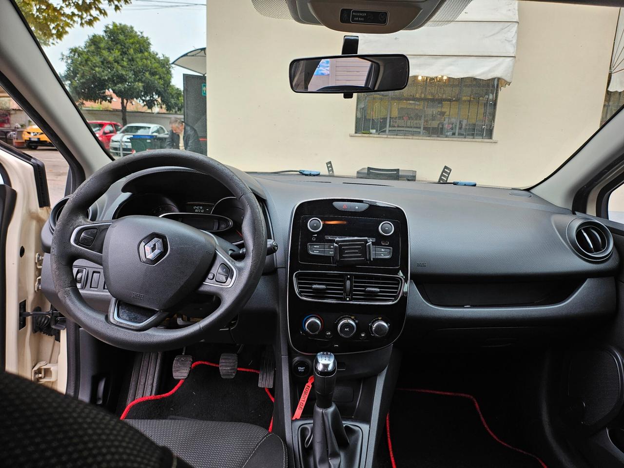 Renault Clio 1.2 75CV 5 porte Life NEOPATENTATI