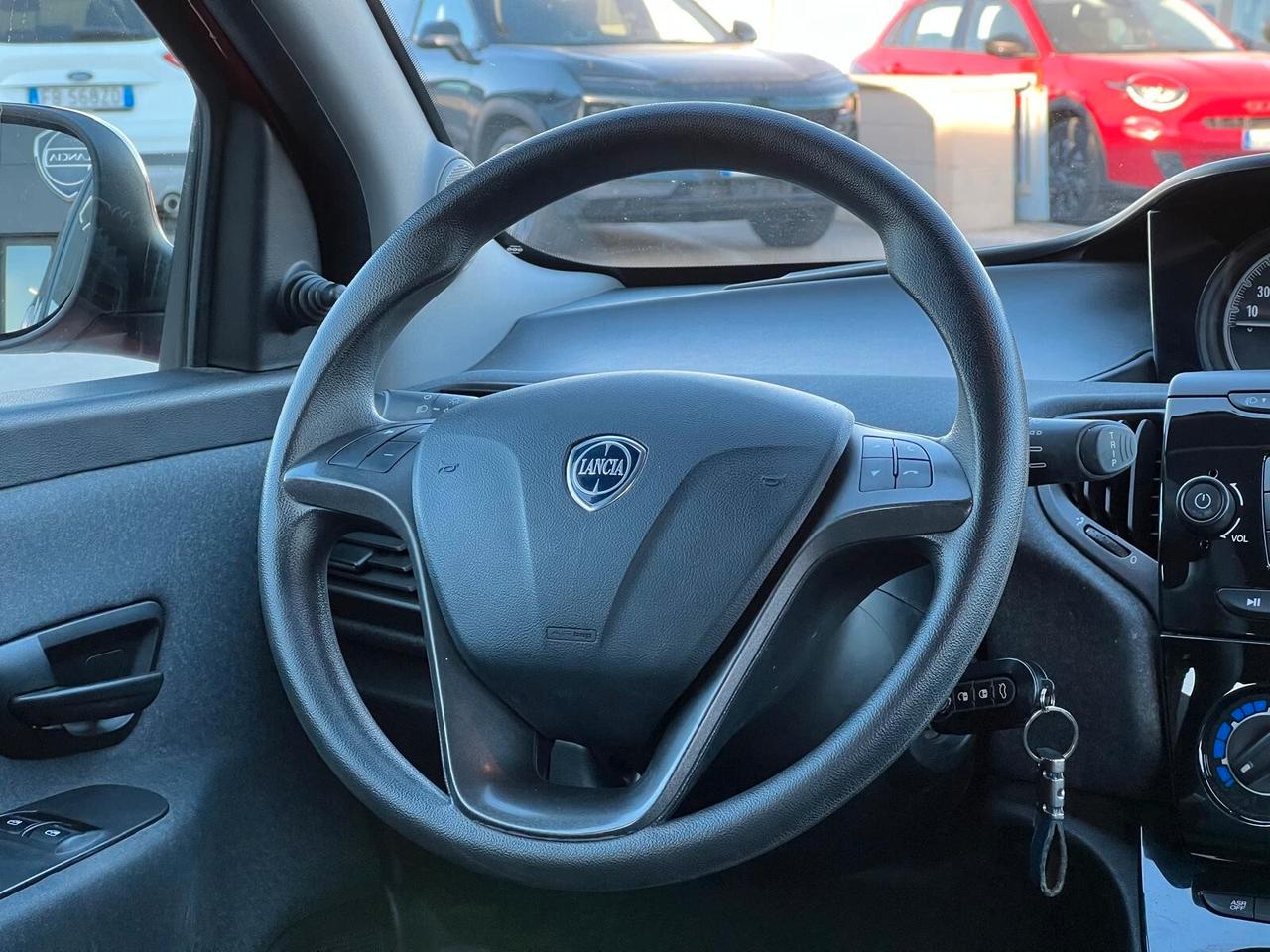 Lancia Ypsilon 1.0 FireFly 5 porte S&S Hybrid Silver Plus
