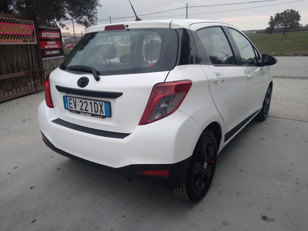 Toyota Yaris 1.0 5 porte Lounge