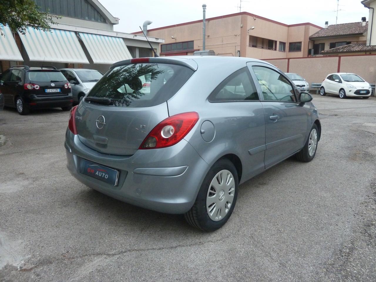 Opel Corsa 1.2 3 porte Club Ok Neopatentati