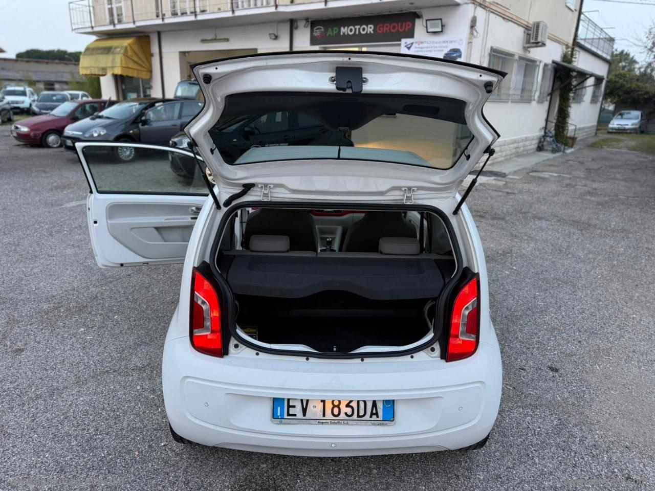 VOLKSWAGEN 1.0 75 CV 5p. high up!