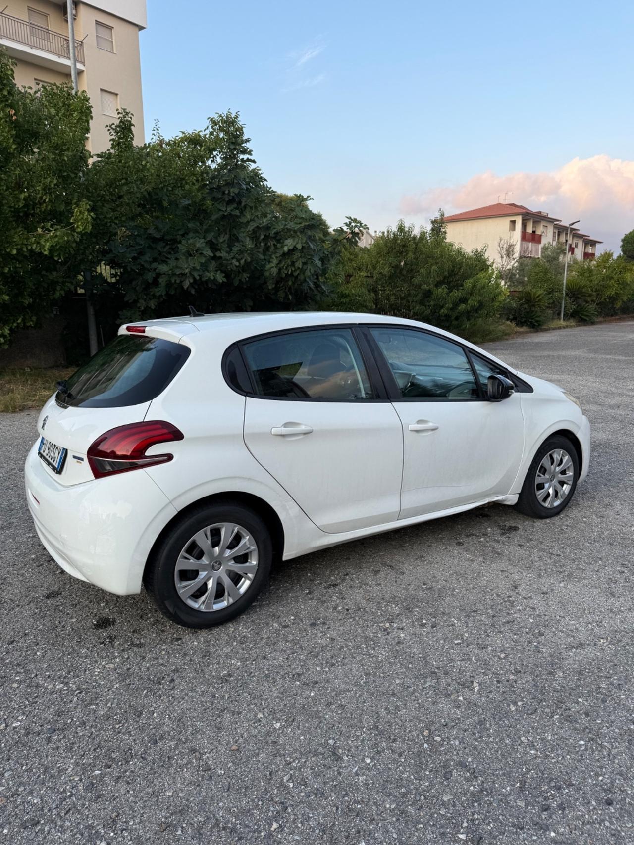 Peugeot 208 BlueHDi 75 S&S 5 porte Active