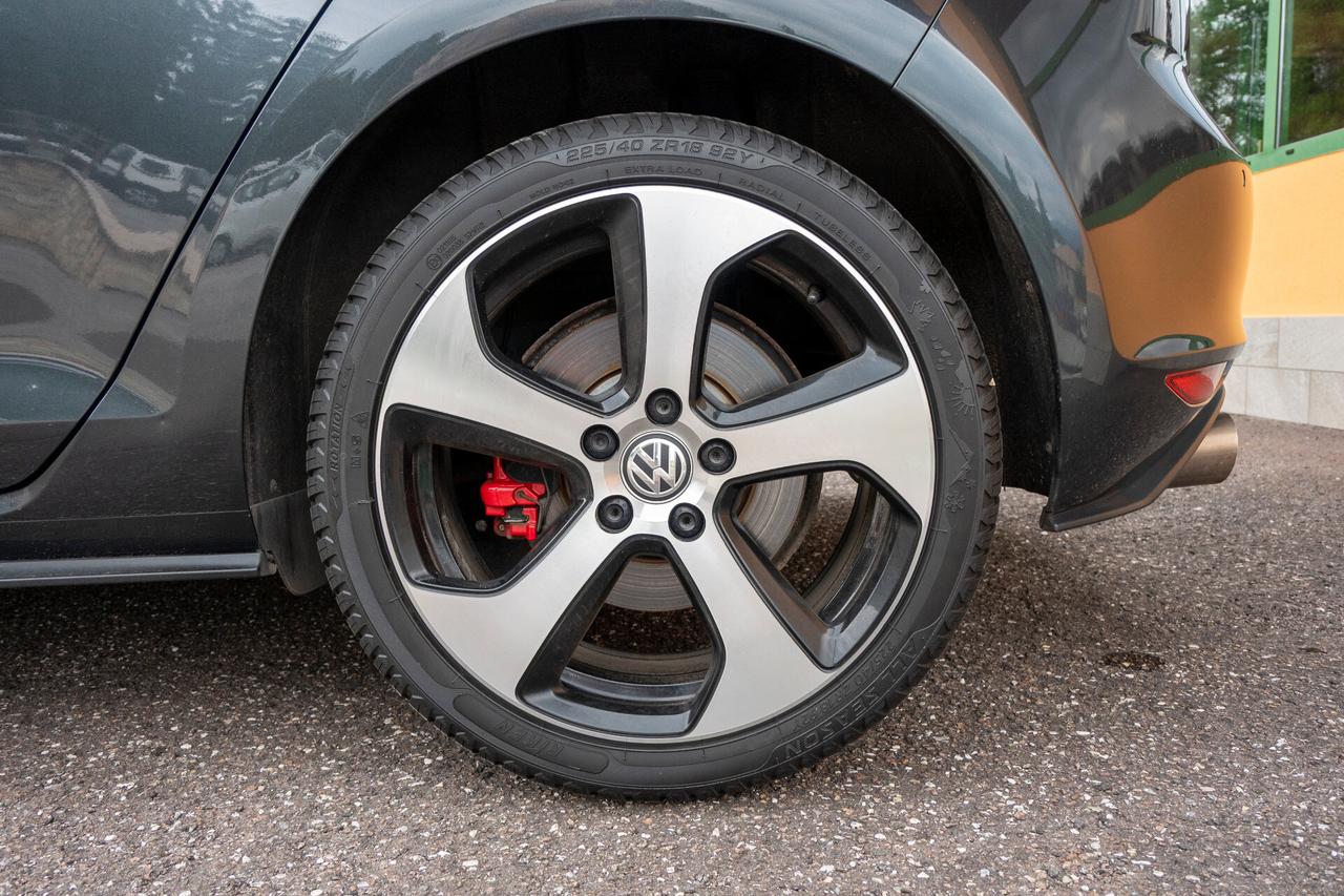 VW Golf GTI VII 2.0 TSI 220CV 5p GANCIO
