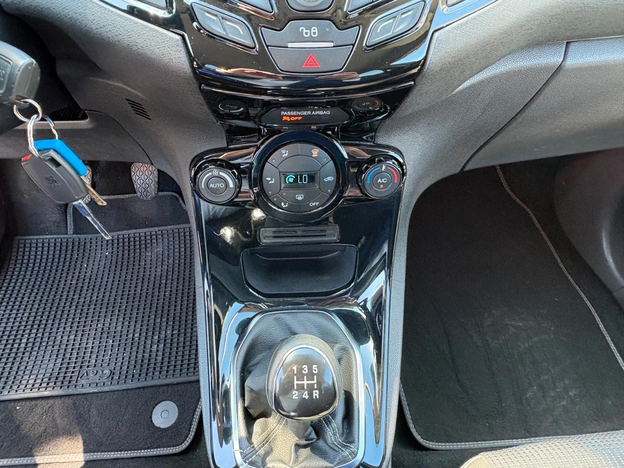 Ford Fiesta 1.5 TDCi 75CV 5 porte Titanium