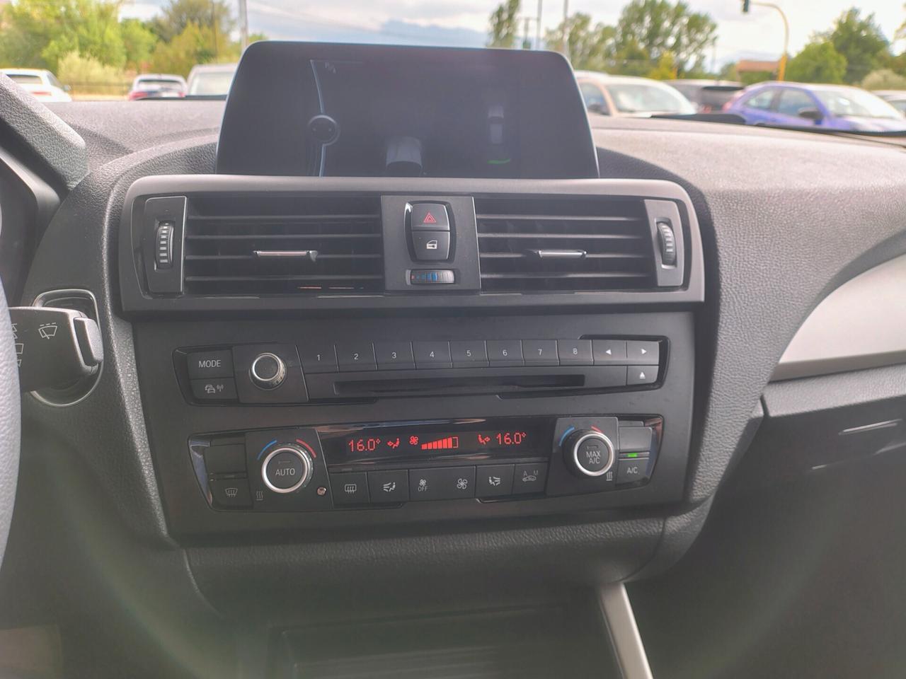 Bmw 114 114d 5p. Unique