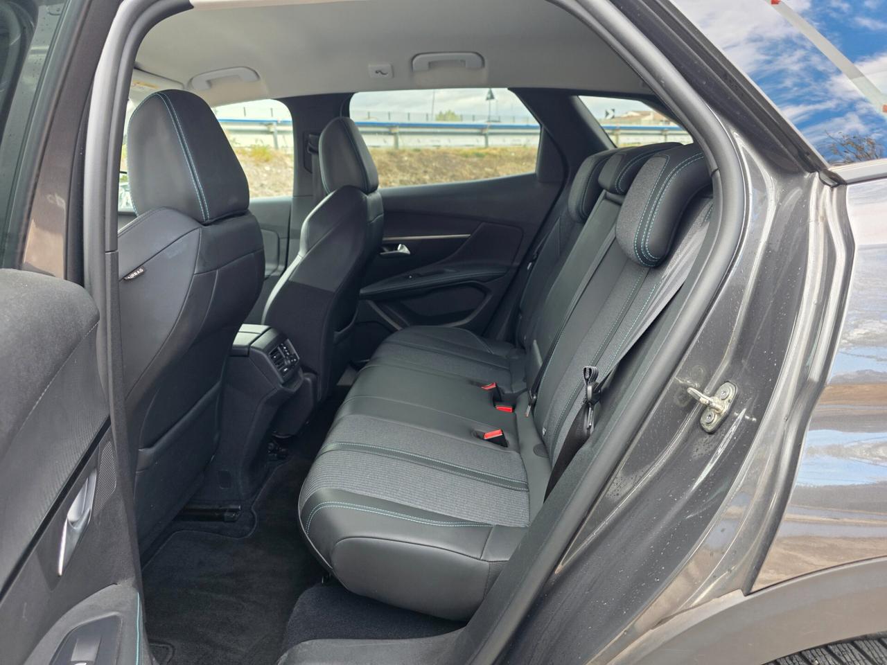 Peugeot 3008 BlueHDi 130 S&S EAT8 Allure