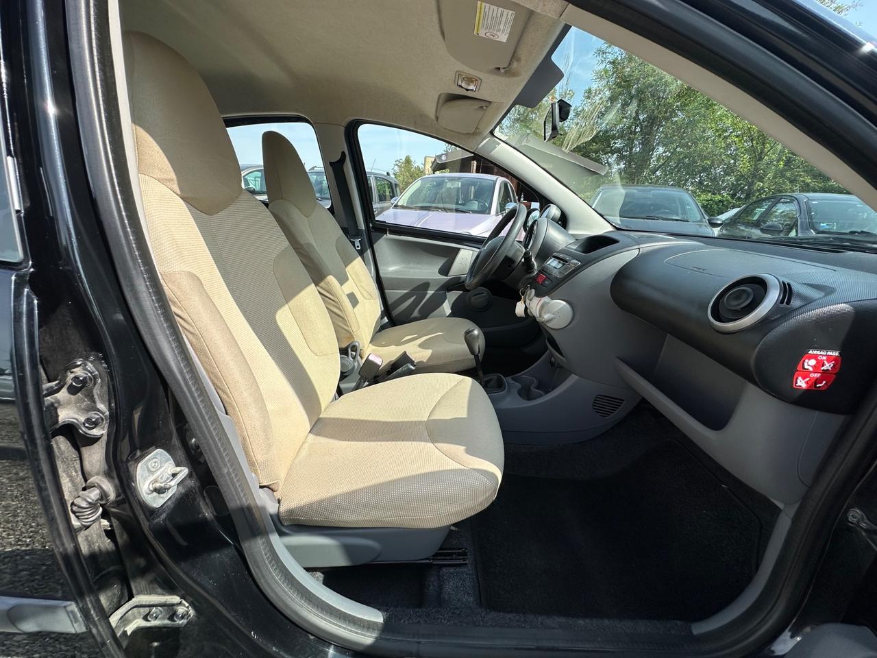 Peugeot 107 1.0 (130.000KM)5PORTE NEOPATENTATI
