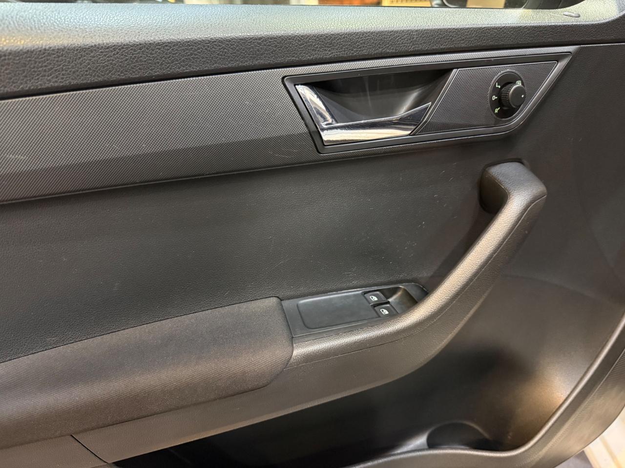 Skoda Fabia Berlina 1.0 mpi Business 75cv NEOPATENTATI !!