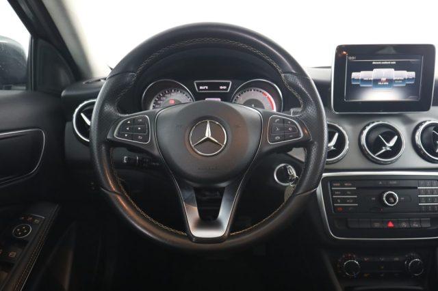 MERCEDES-BENZ CLA sse GLA GLA 200 d Automatic Sport