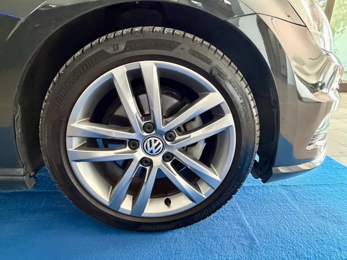 Volkswagen Golf 2.0 tdi R-Line 150cv