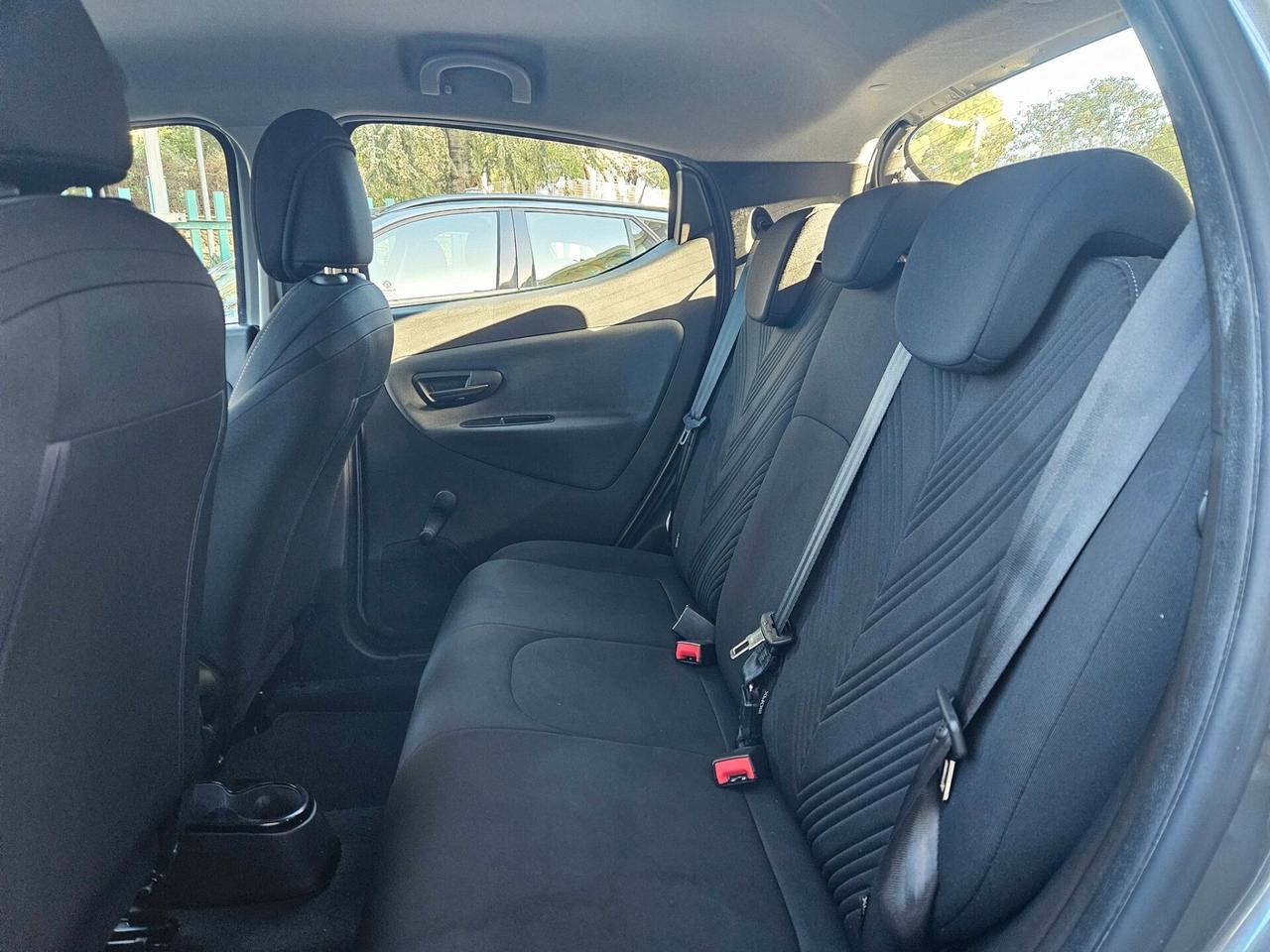 Lancia Ypsilon 1.0 FireFly 5 porte S&S Hybrid Gold