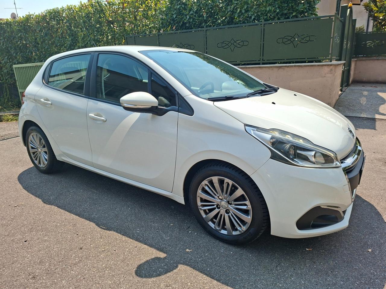 Peugeot 208 1.2 GPL / 5PORTE