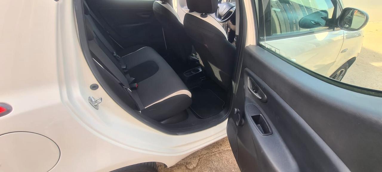 Lancia Ypsilon 1.2 69 CV 5 porte Elefantino