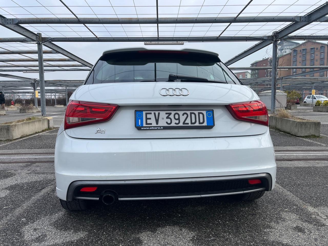 Audi A1 1.6 TDI S line edition