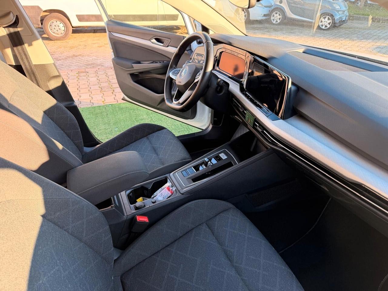 Volkswagen Golf 1.0 TSI EVO style