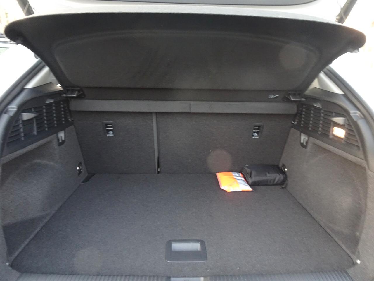 Audi Q2 35 TDI S tronic Identity Black