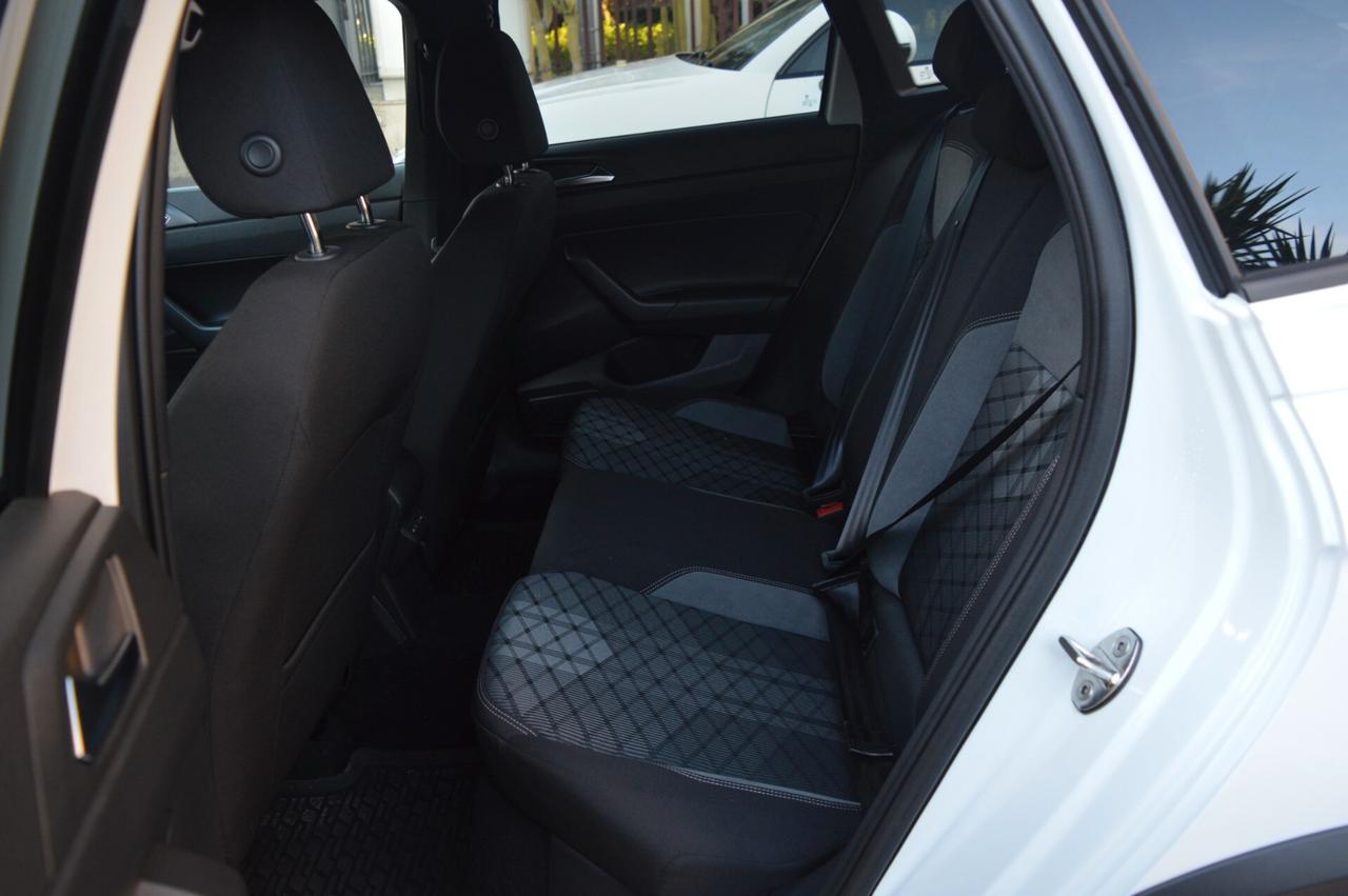 Volkswagen Taigo 1.0 TSI 115 CV DSG R-Line Plus