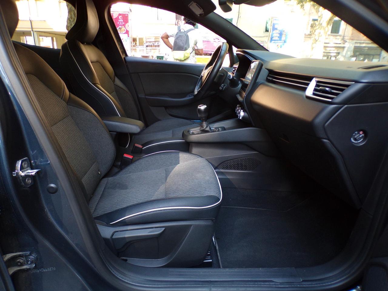 RENAULT CLIO INTENS 1 PROPRIETARIO | 85.500 KM | NOV.2019 BOOK SERVICE RENAULT | NEOPATENTATI