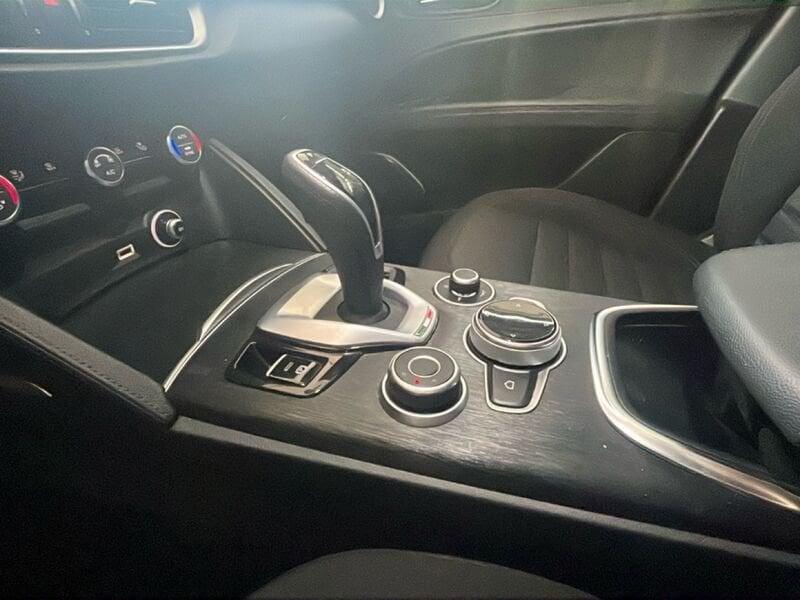 Alfa Romeo Stelvio 2.2 Turbodiesel 160 CV AT8 RWD Super Business