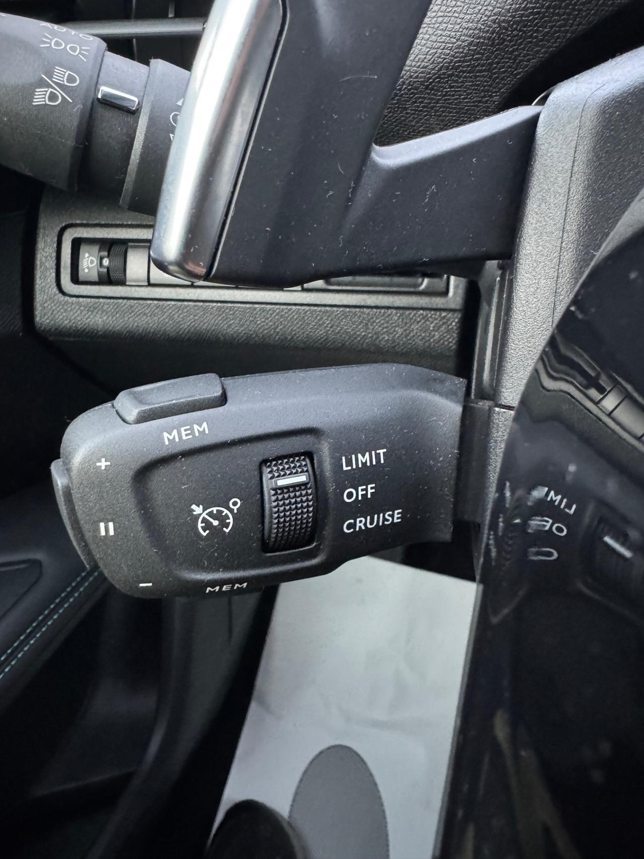 Peugeot 3008 BlueHDi 130 S&S EAT8 Allure