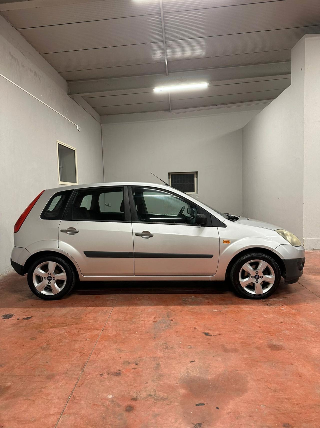 Ford Fiesta 1.4 TDCi 5p. Ghia