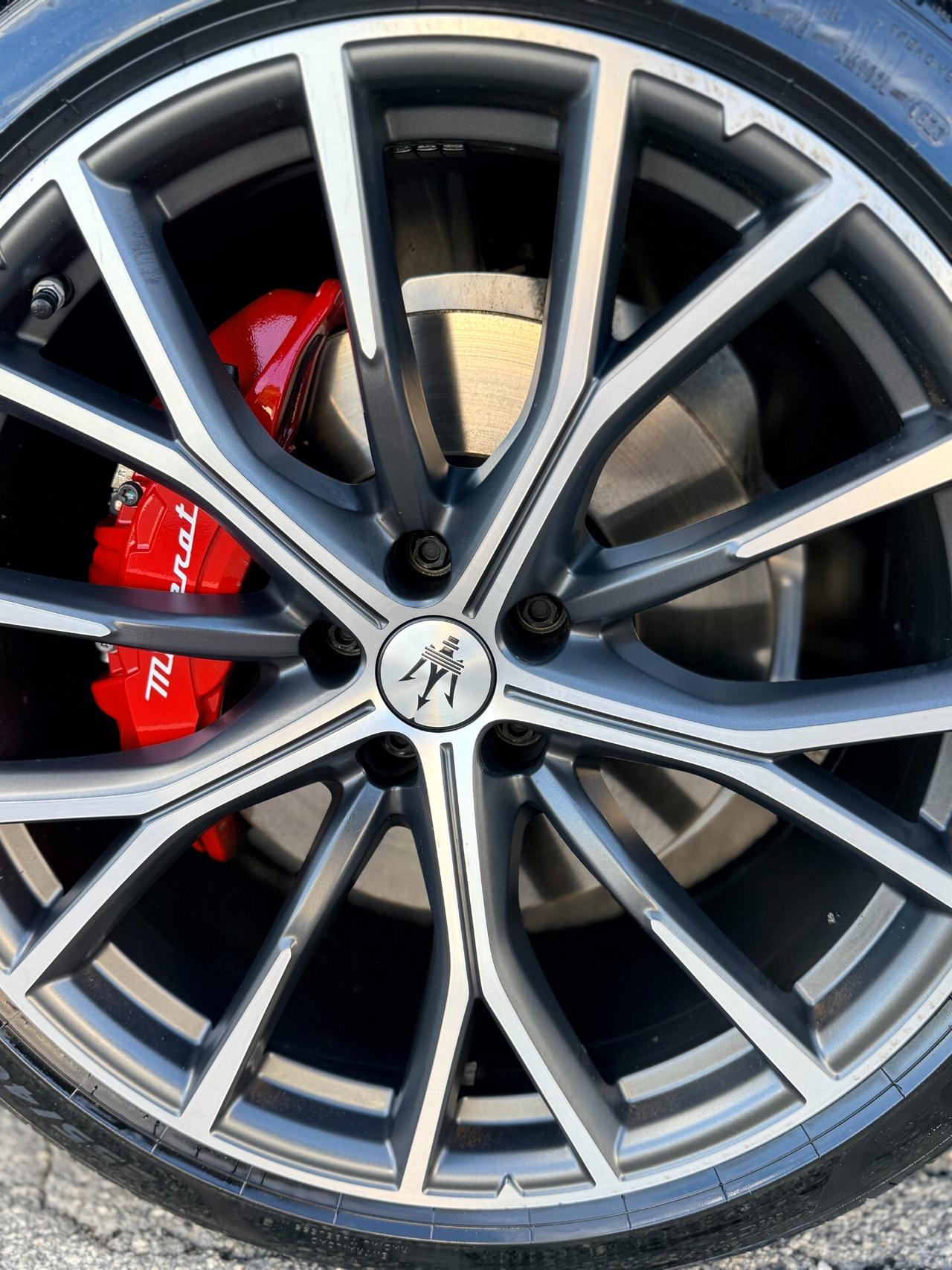 Maserati Grecale MHEV BENZINA/ELETTRICA 330 CV Modena TETTO APRIBILE,TELECAMERA 360,APPLE CARPLAY,NAVI