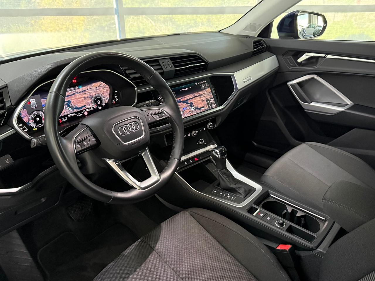 Audi Q3 Identity Black 2.0 35 TDI #8438