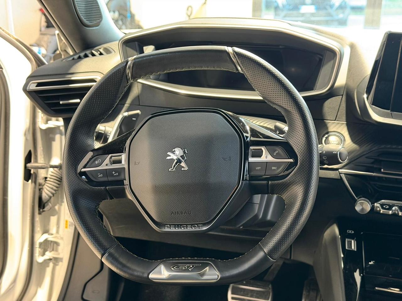 Peugeot 2008 BlueHDi 130 S&S EAT8 GT