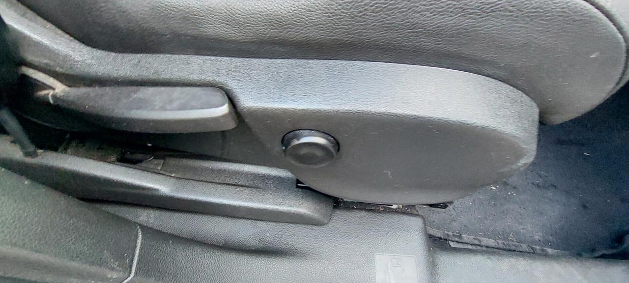 MERIVA 1,3 DIESEL 75 CV COSMO PELLE SEDILI RISCALDABILI SENSORI TELEFONOLEGA IMPECCABILE