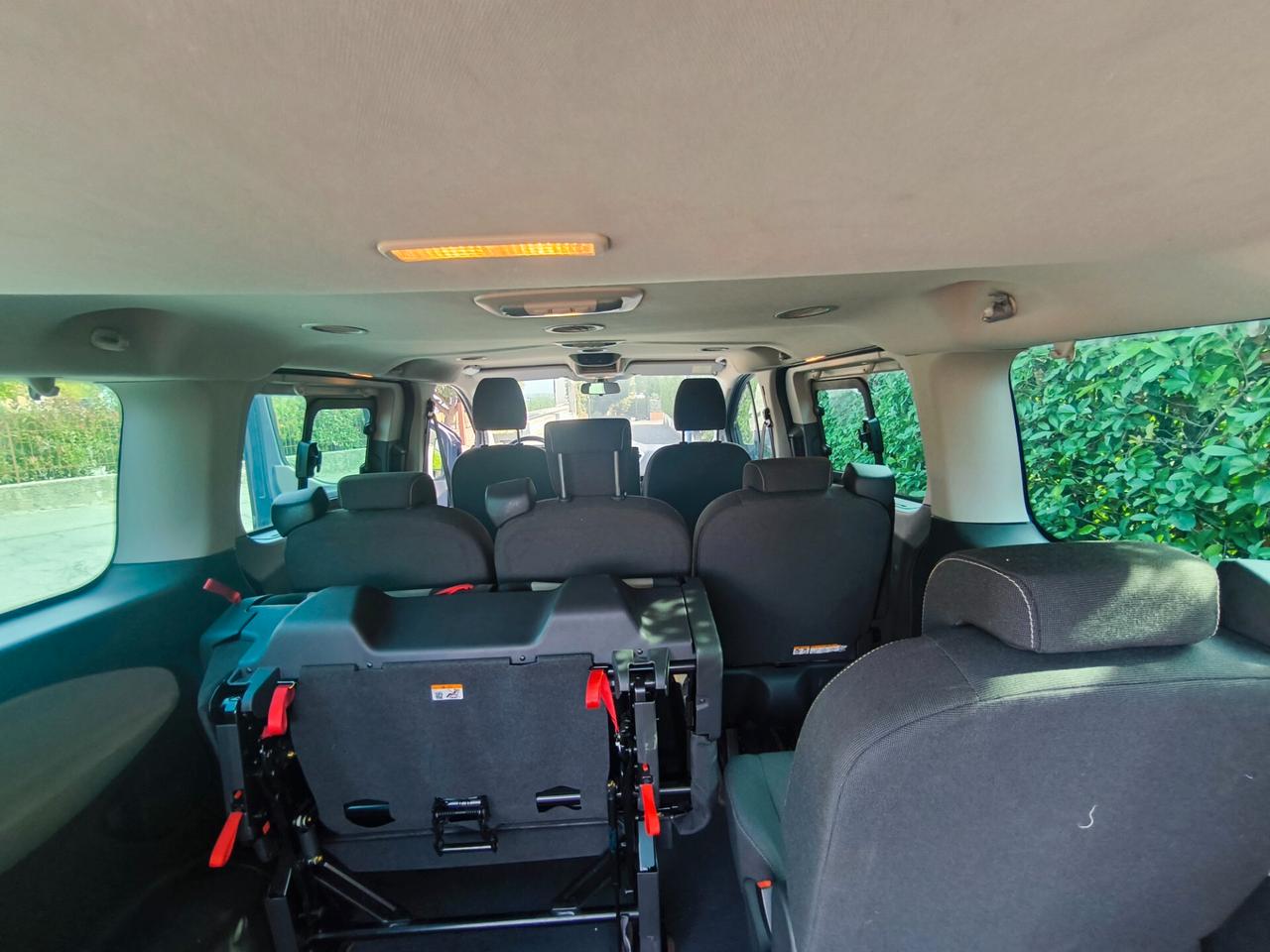 FORD CUSTOM 2,2 TDCI- 8 POSTI- TITANUIM