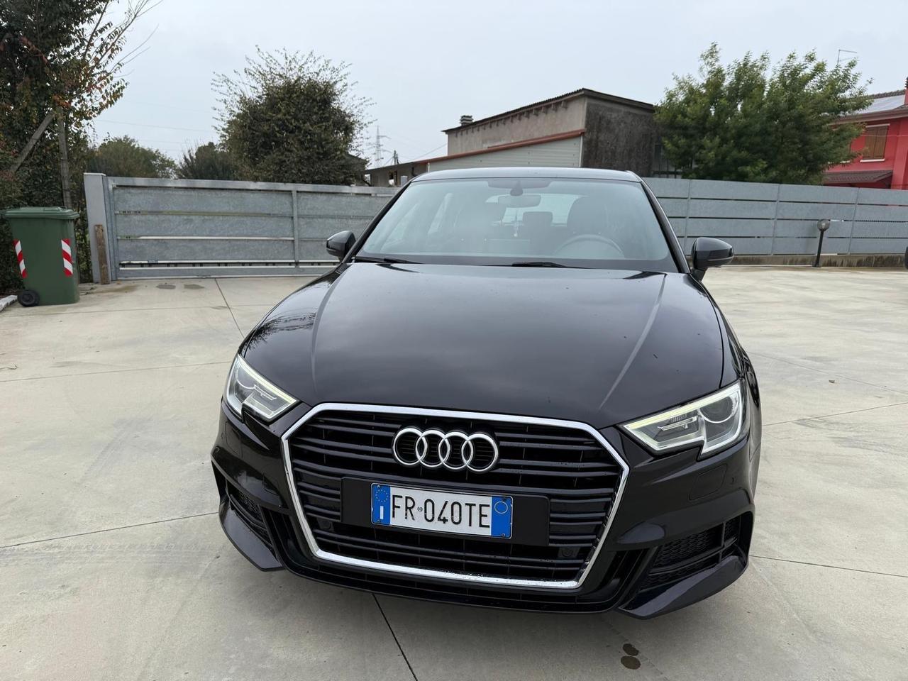 Audi A3 SPB 1.6 TDI S-Line interno esterno