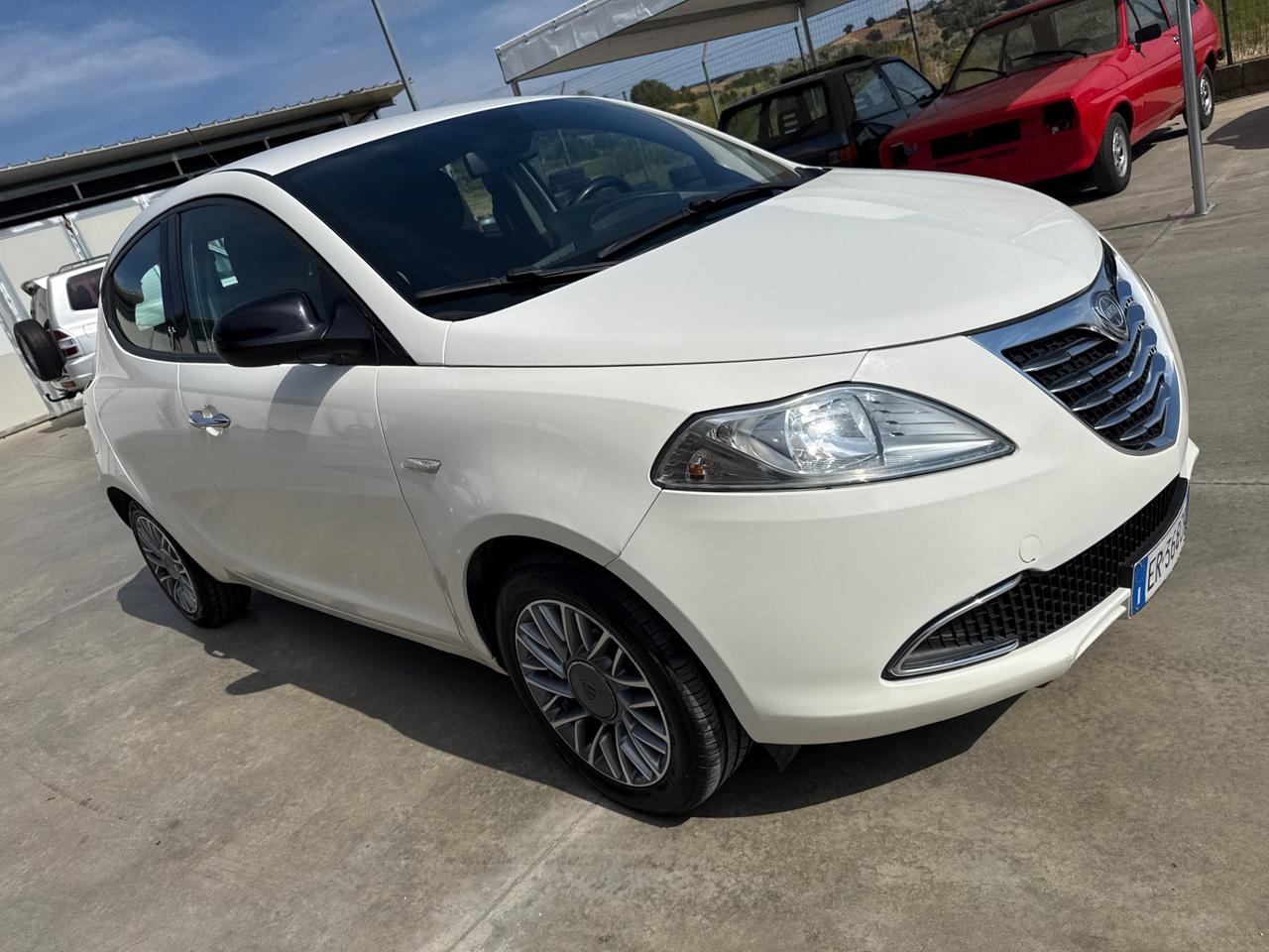 Lancia Ypsilon 1.2 69 CV 5 porte Gold