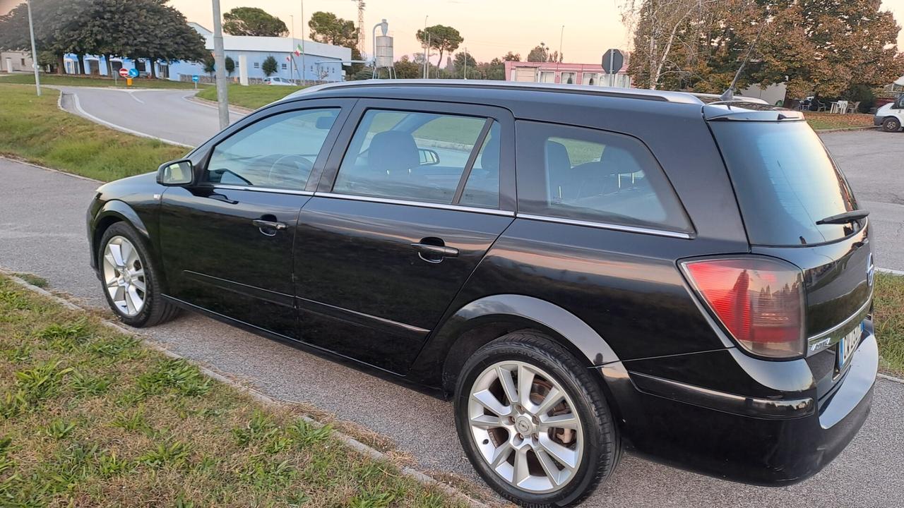 Opel Astra 1.7 CDTI POCHI KM TENUTA MOLTO BENE