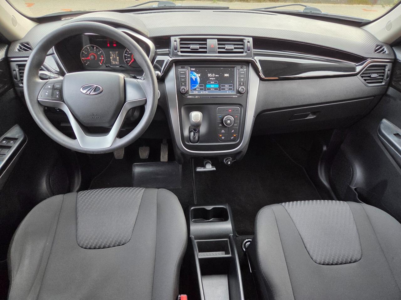 Mahindra KUV100 1.2 VVT K8 87cv