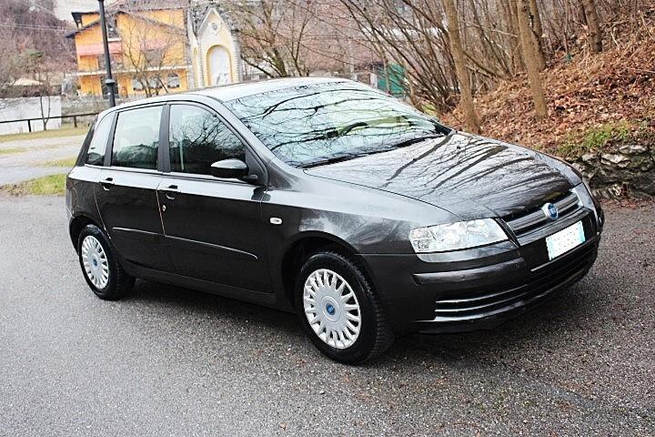 Fiat Stilo MJET 5 porte Dynamic KIT DISTRIBUZIONE APPENA SOSTITUITO GOMME ALL SEASON