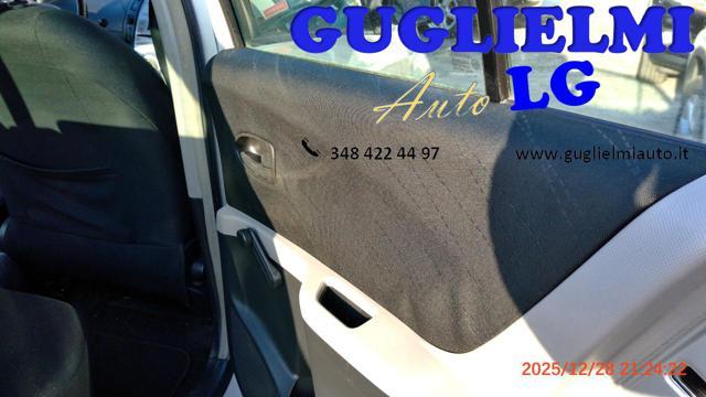 TOYOTA Yaris 1.3 5 porte Sol