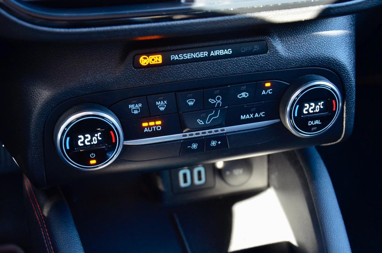 FORD FOCUS 1.0 ECOBOOST HYBRID ST-LINE X 155cv, UFF ITALIANA, SERVICE FORD, RETROCAMERA, APPLE ANDROID, PERMUTE