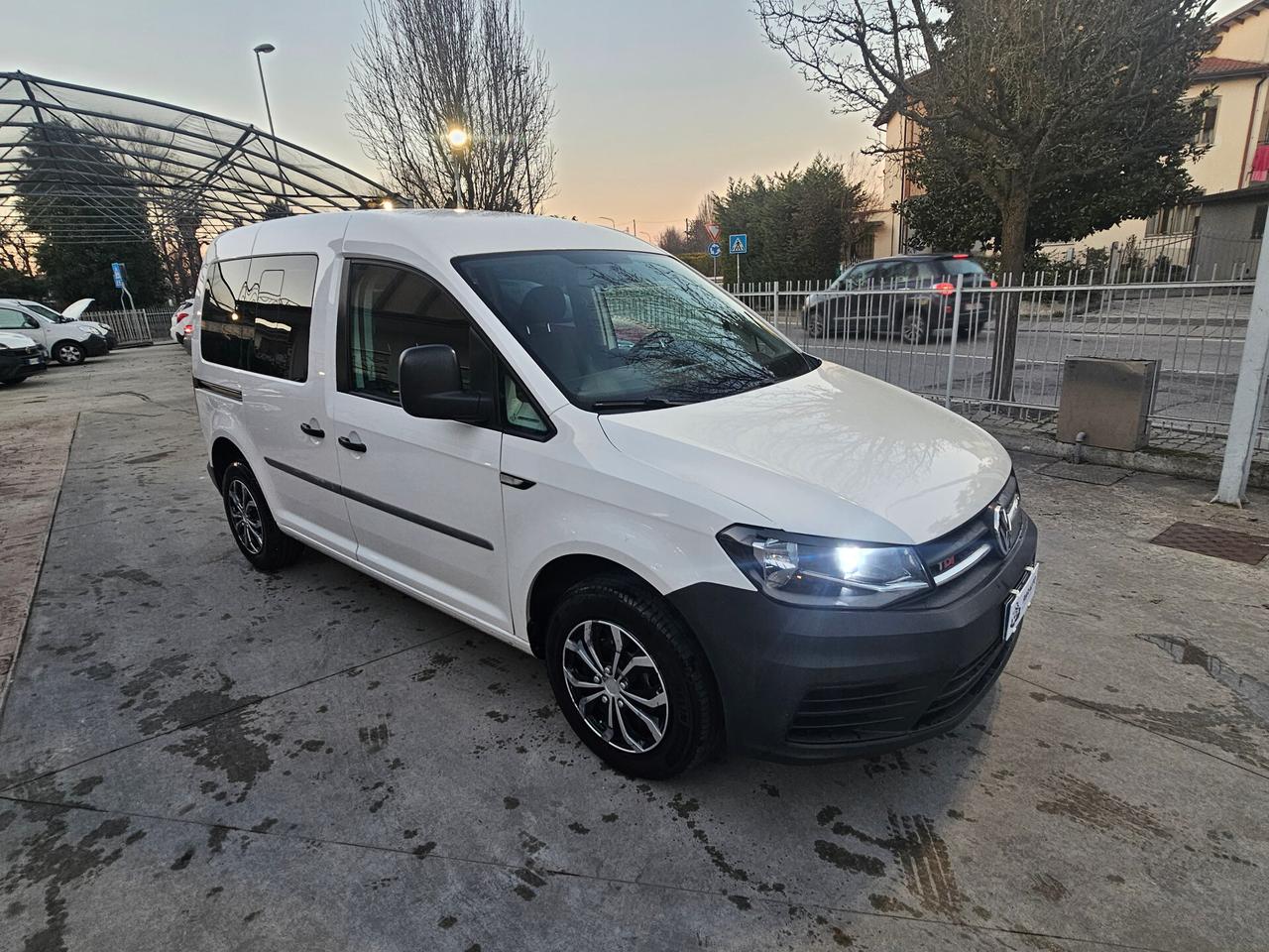 Volkswagen Caddy 2.0 TDI 102 CV Furgone BlueMotion