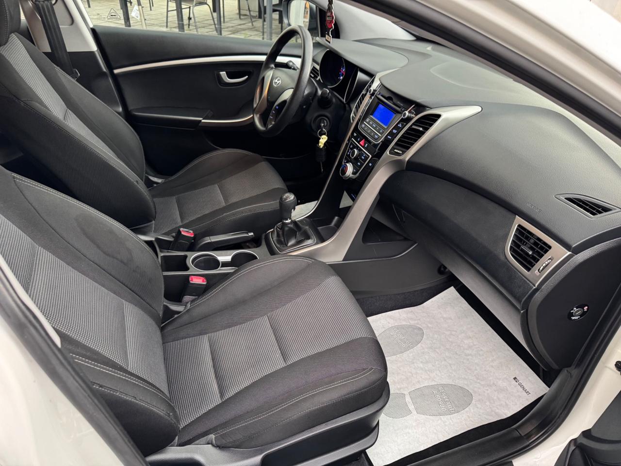 HYUNDAI I30 1.4 CRDI KM 62 MILA !!!!