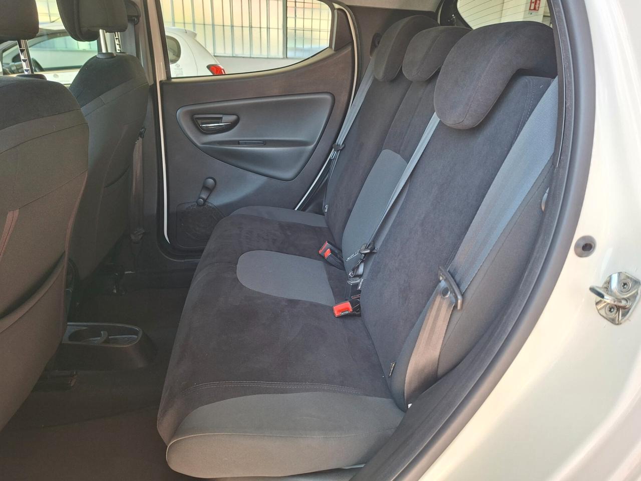 Lancia Ypsilon 1.2 69 CV 5 porte S&S Silver