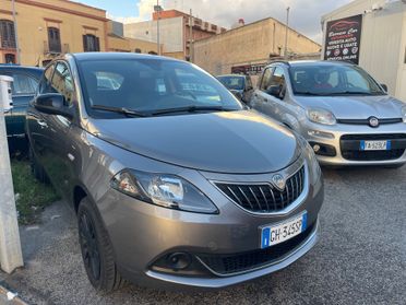 Lancia Ypsilon 1.0 FireFly 5 porte S&S Hybrid Ecochic Silver