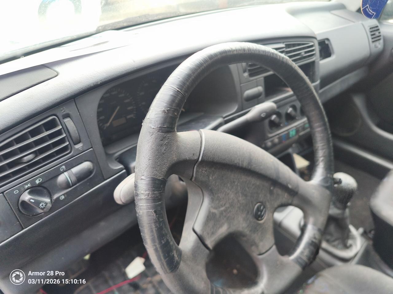 Volkswagen Golf 1.6 cat 5 porte Pink Floyd