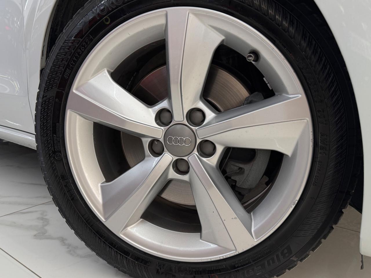 Audi A1 1.6 TDI 116CV S tronic Sport Bi-Color
