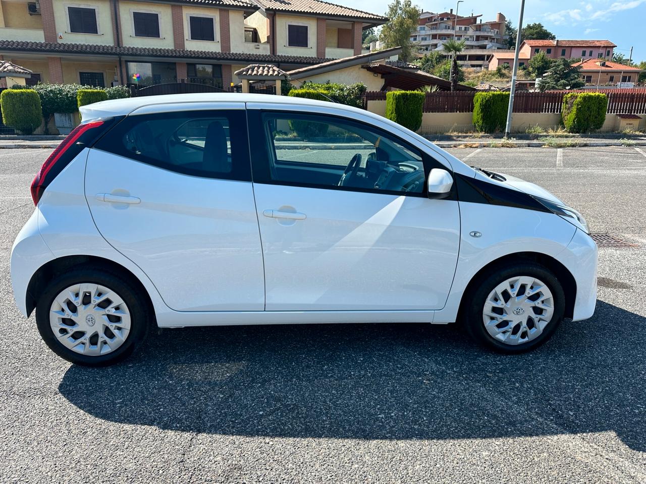 Toyota Aygo Connect 1.0 VVT-i 72 CV 5 porte -playx CAMBIO AUTOMATICO