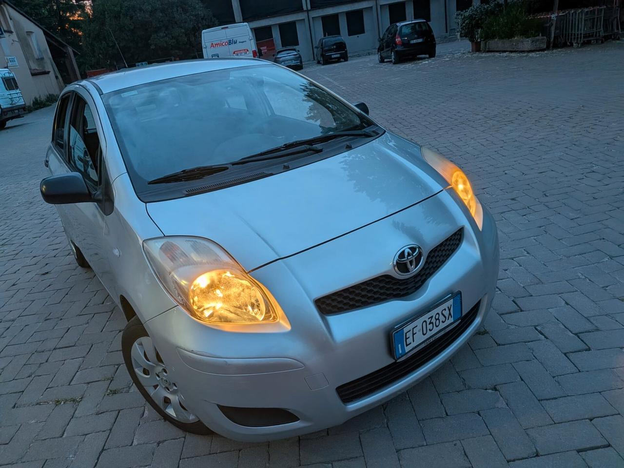 Toyota Yaris 1.0 3 porte Now
