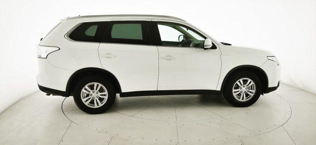MITSUBISHI Outlander 2.2 DI-D 4WD Instyle 5p.